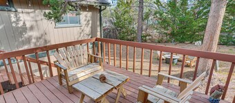 2 Mi to Snow Summit Skiing: Big Bear Cabin w/ Deck