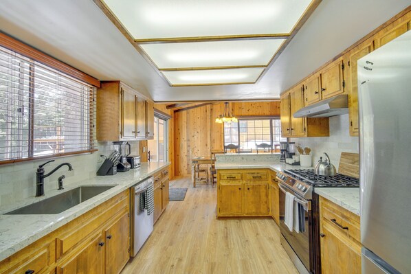 House (3 Bedrooms) | Interior