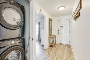 Apartment (2 Bedrooms) | Interior - 'ocean Oasis': PCB Condo w/ Balcony & Beach Views! (Panama City Beach)