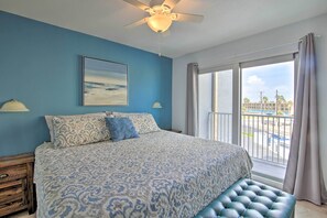 Apartment (2 Bedrooms) | Interior - Sunny Oceanfront Condo on South Padre Island Beach (South Padre Island)