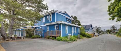 House (6 Bedrooms) | Front of property