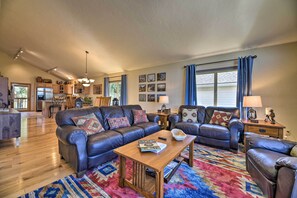 Interior - Pagosa Springs Home w/ Deck & Grill, Walk to Town! (Pagosa Springs)