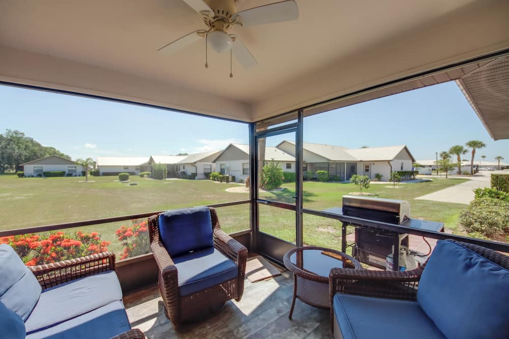 Screened Porch + Pool Access: Cozy Sebring Condo - Highlands County, FL
