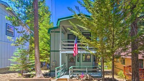 Exterior - San Bernardino Mtn Retreat w/ Furnished Deck (Running Springs)