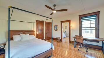 House (5 Bedrooms) | Interior