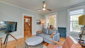 House (5 Bedrooms) | Interior