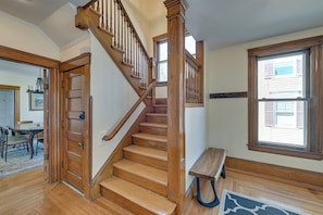 House (5 Bedrooms) | Interior