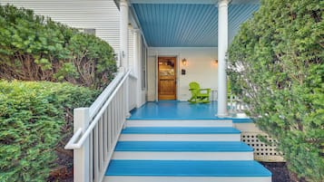 House (5 Bedrooms) | Interior