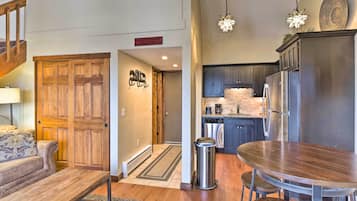 Apartment (0 Bedroom) | Interior