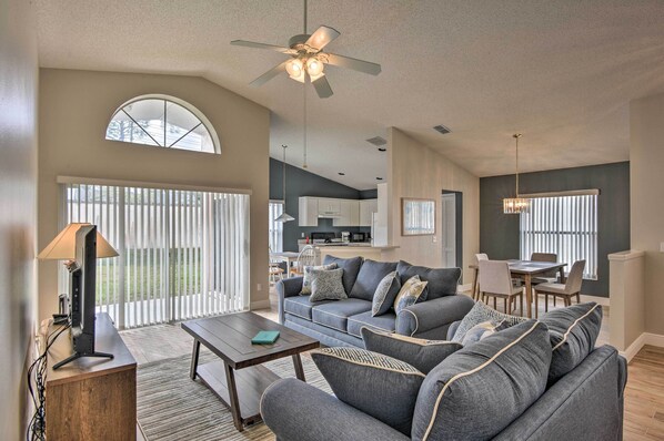 Interior - 7 Mi to Wdw: Indian Ridge Home w/ Pool Access! (Kissimmee)