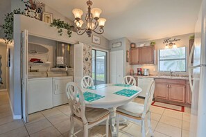 Apartment (2 Bedrooms) | Interior - Condo w/ Screened-in Porch, 1 Mi to Sebring Golf! (Sebring)