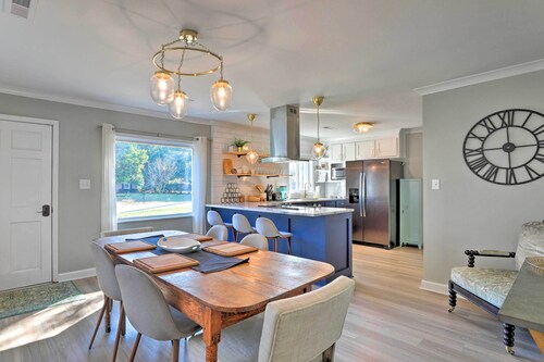 Chic Charleston Home - Half Mile to Park Circle!
