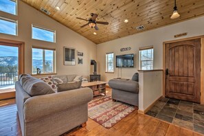 Interior - Mountain-view Deck: South Lake Tahoe Retreat! (South Lake Tahoe)