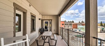 Cozy Columbia Falls Condo w/ Private Balcony!