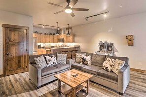 Apartment (2 Bedrooms) | Front of property