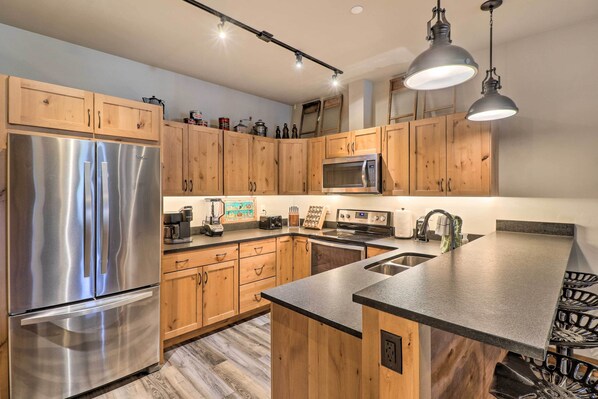 Apartment (2 Bedrooms) | Interior - Cozy Columbia Falls Condo w/ Private Balcony! (Columbia Falls)