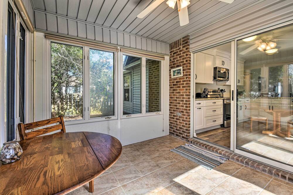 Family-friendly Home Near Destin Beaches - Eglin Air Force Base, FL