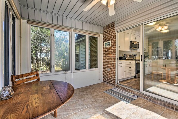 Interior - Family-friendly Home Near Destin Beaches (Niceville)