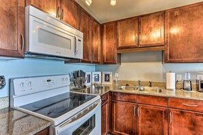 Interior - PCB Resort Condo w/ Balcony: Walk to Beach! (Panama City Beach)
