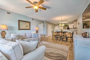 Apartment (2 Bedrooms) | Interior - Charming Miramar Beach Condo w/ Resort Perks! (Miramar Beach)