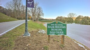 A sign for The Ole Esval Sugar Mountain Municipal Golf Course. - Walk to Ski & Golf: Sugar Mountain Condo! (Banner Elk)