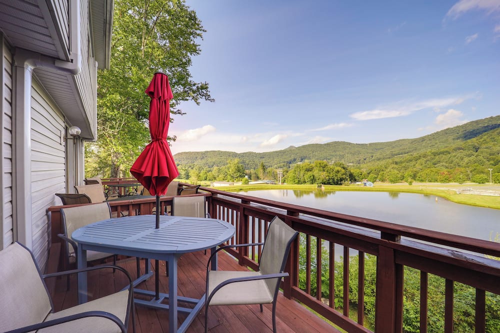 Walk to Ski & Golf: Sugar Mountain Condo! - Hounds Ear, NC