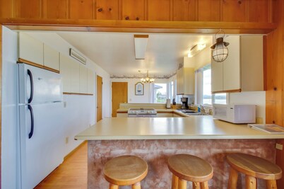 Rustic Coastal Smith River Cottage w/ Ocean Views!