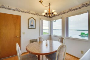 Cottage (2 Bedrooms) | Interior