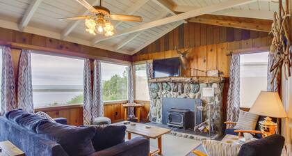 Rustic Coastal Smith River Cottage w/ Ocean Views!