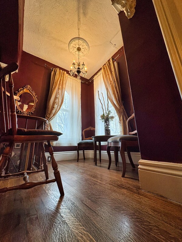 Interior - The crown pearl of Niagara Falls (Niagara Falls)