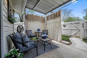 Apartment (0 Bedroom) | Interior