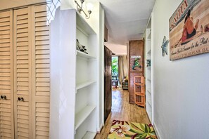 Interior - First Responders Book With Us - Kona Islander Inn! (Kailua-Kona)