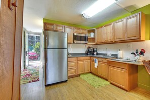 Apartment (0 Bedroom) | Interior - First Responders Book With Us - Kona Islander Inn! (Kailua-Kona)