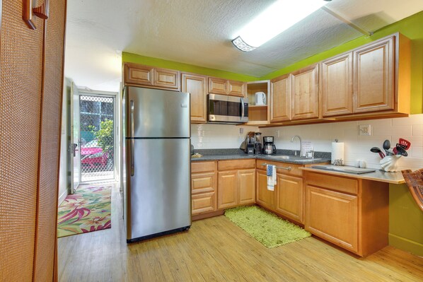 Apartment (0 Bedroom) | Interior - First Responders Book With Us - Kona Islander Inn! (Kailua-Kona)
