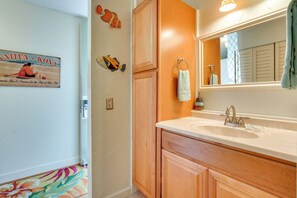 Apartment (0 Bedroom) | Interior - First Responders Book With Us - Kona Islander Inn! (Kailua-Kona)