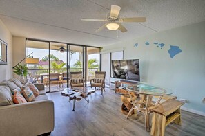 Apartment (2 Bedrooms) | Interior - Downtown Kona Condo w/ Pool Access: Walk to Beach! (Kailua-Kona)