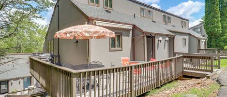 Apartment (3 Bedrooms) | Front of property