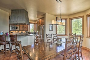 House (4 Bedrooms) | Interior - 26-0111 Fairplay Home w/ Hot Tub & Mountain Views! (Fairplay)