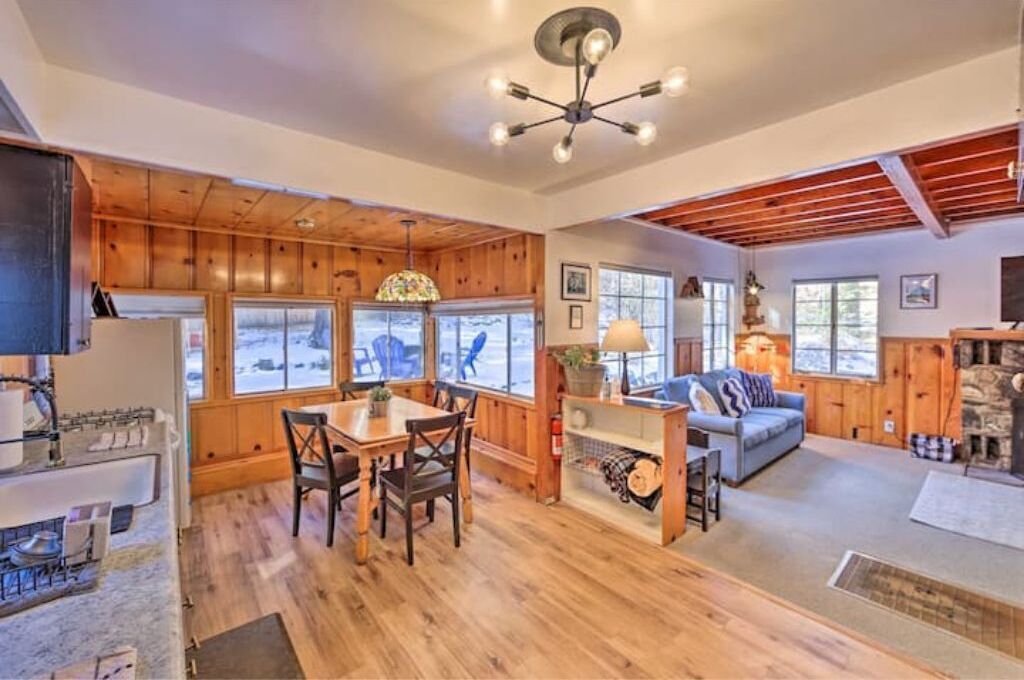 Family-Friendly Cozy Cabin w/ Playhouse