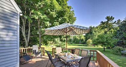 Family-friendly Fish Creek 'cape House' w/ Deck!