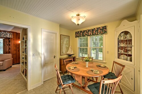 Family-friendly Fish Creek 'cape House' w/ Deck!