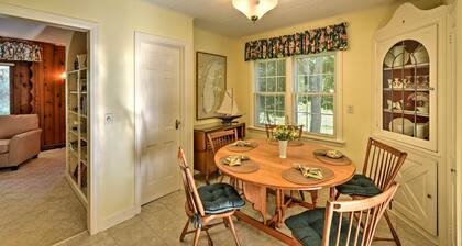 Family-friendly Fish Creek 'cape House' w/ Deck!