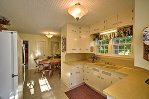 House (3 Bedrooms) | Interior - Family-friendly Fish Creek 'cape House' w/ Deck! (Fish Creek)
