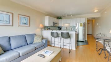 Villa (1 Bedroom) | Living area