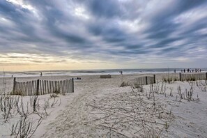 Villa (1 Bedroom) | Interior - Ocean Views + Pool Access: Hilton Head Getaway (Hilton Head Island)