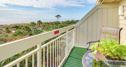 Ocean Views + Pool Access: Hilton Head Getaway