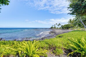 Apartment (2 Bedrooms) | Interior - Ultimate Oceanfront Townhome w/ A/C On Kona Coast (Kailua-Kona)
