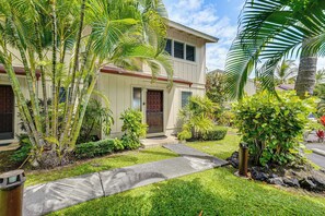 Apartment (2 Bedrooms) | Interior - Ultimate Oceanfront Townhome w/ A/C On Kona Coast (Kailua-Kona)
