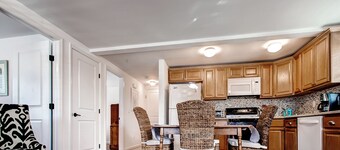 Recently Renovated LBI Apt w/ Deck on Beach Block!