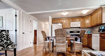 Recently Renovated LBI Apt w/ Deck on Beach Block!